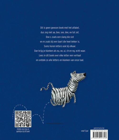 Aap leest een letter