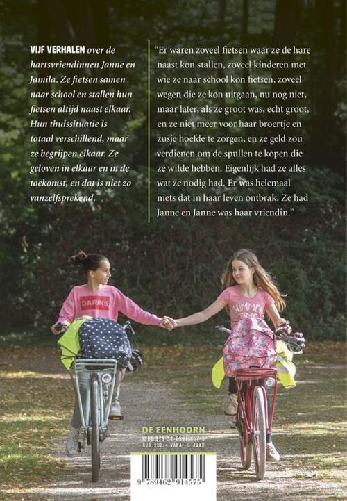 Janne & Jamila samen op de fiets