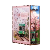 Tonecheer Sakura's Travel Bookend Book Nook