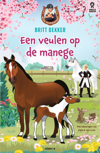 Een veulen op de manege