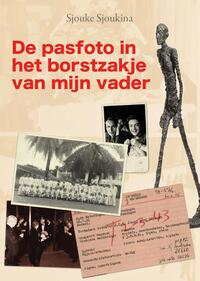 De pasfoto in het borstzakje van mijn vader