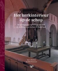 Het kerkinterieur op de schop