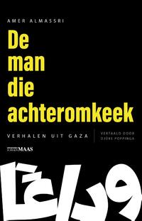De man die achteromkeek